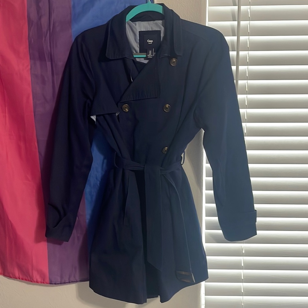 Gap trench M
